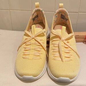 🩷Skechers Ultra Flex Slip Ons Stretch Fit Flourishing View Sunny Yellow Size 7